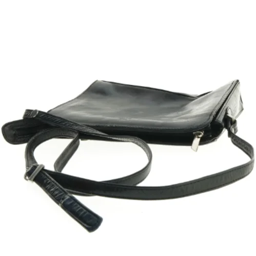 Sort Crossbody skuldertaske i læder fra The Monte (str. 25 x 20 cm)
