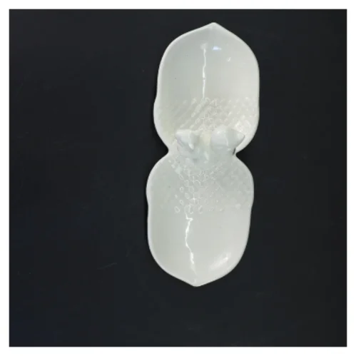 Keramisk dobbelt skål med Egern skulptur (str. 24x7 cm)