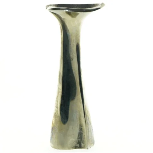 Sølvfarvet vase (str. 16 x 7 cm)