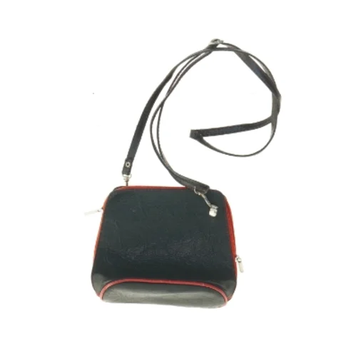 Sort Vintage Læder Crossbody skuldertaske med rød kant (str. 18 x 17 cm)