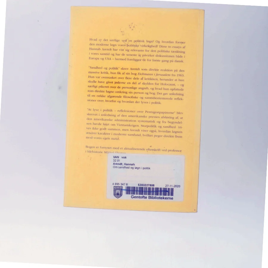 Om sandhed og løgn i politik af Hannah Arendt (Bog)