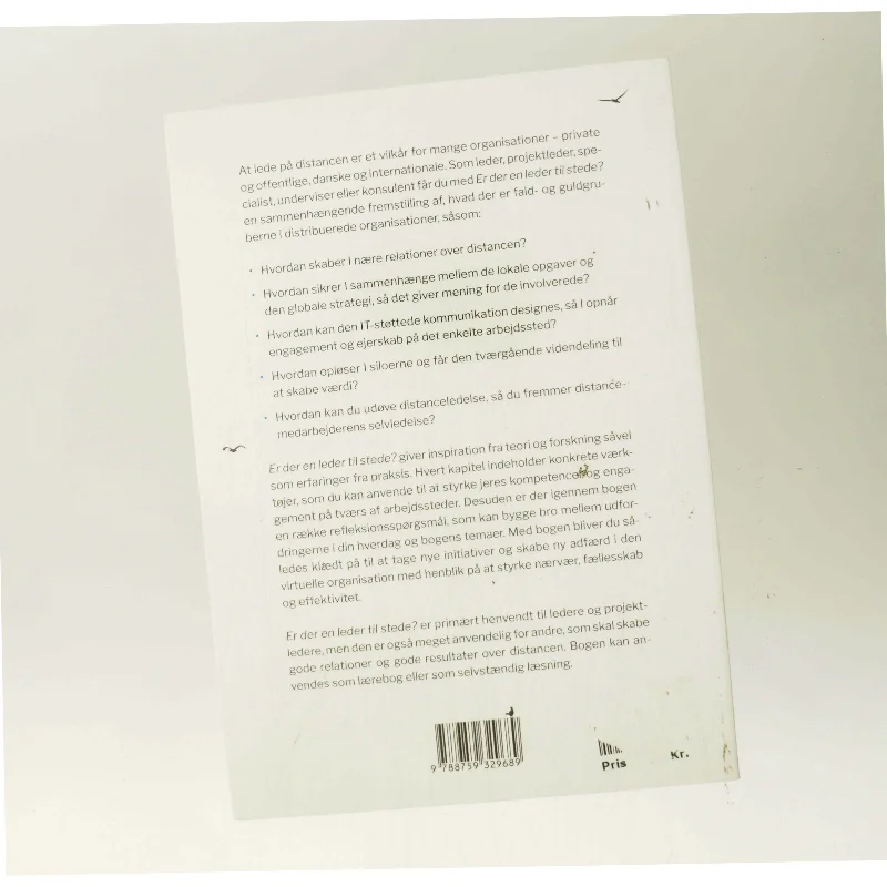 Er der en leder til stede? : distanceledelse og virtuelt samarbejde af Lars Pedersen (f. 1956-07-31) (Bog)