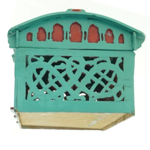 Udskåret trækasse (str. 31 x 23 x 16 cm)