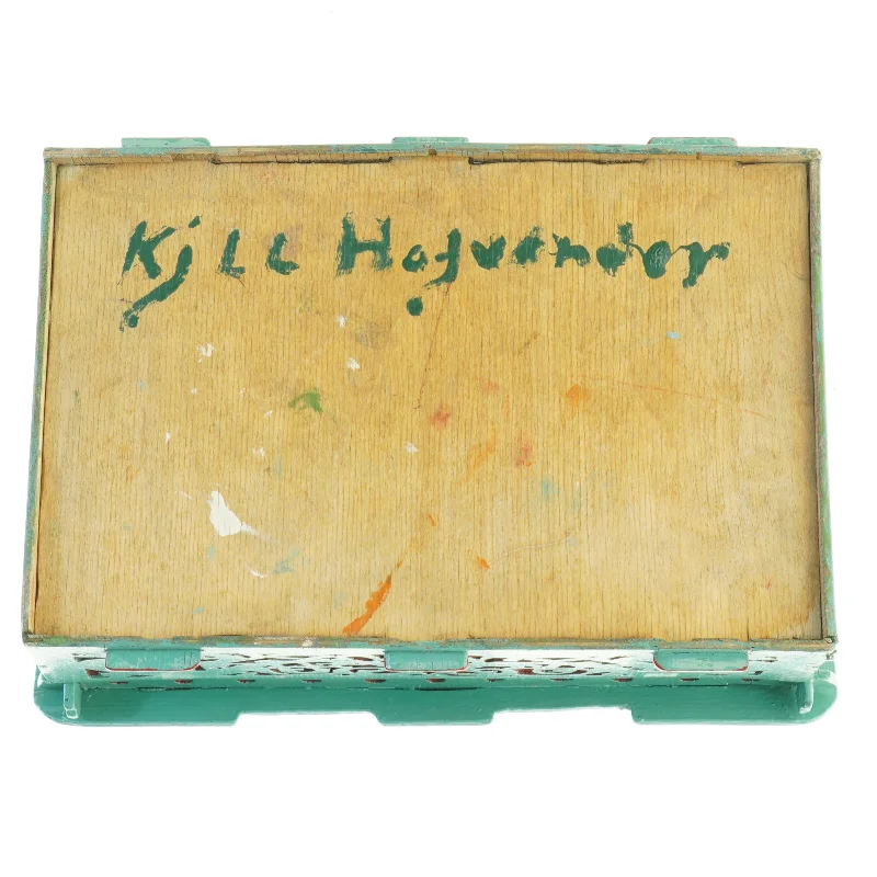 Udskåret trækasse (str. 31 x 23 x 16 cm)