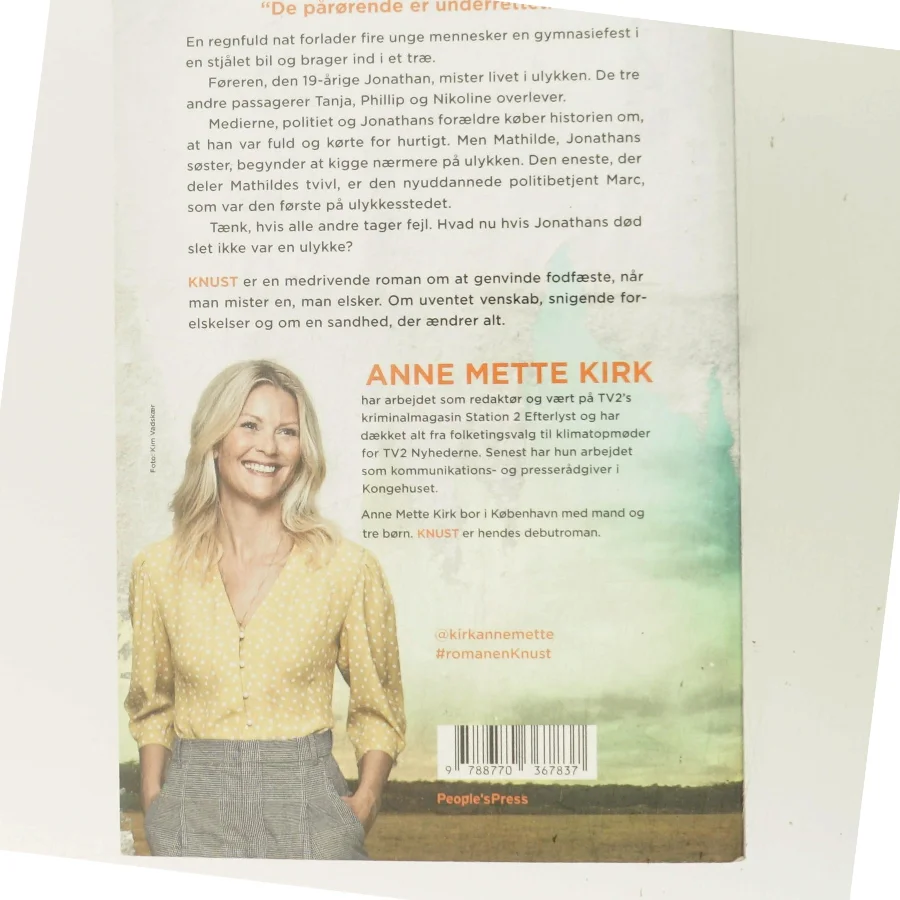 Knust : roman af Anne Mette Kirk (Bog)