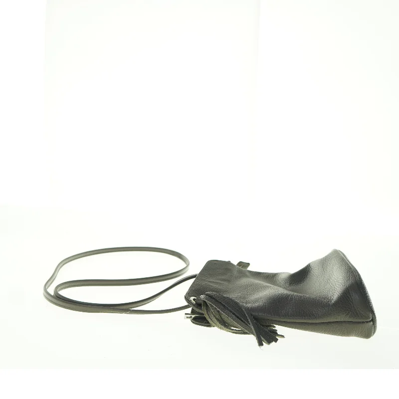 Lille grå skuldertaske i blødt læder med frynse kvast (str. 21,5 x 22 x 8 cm)