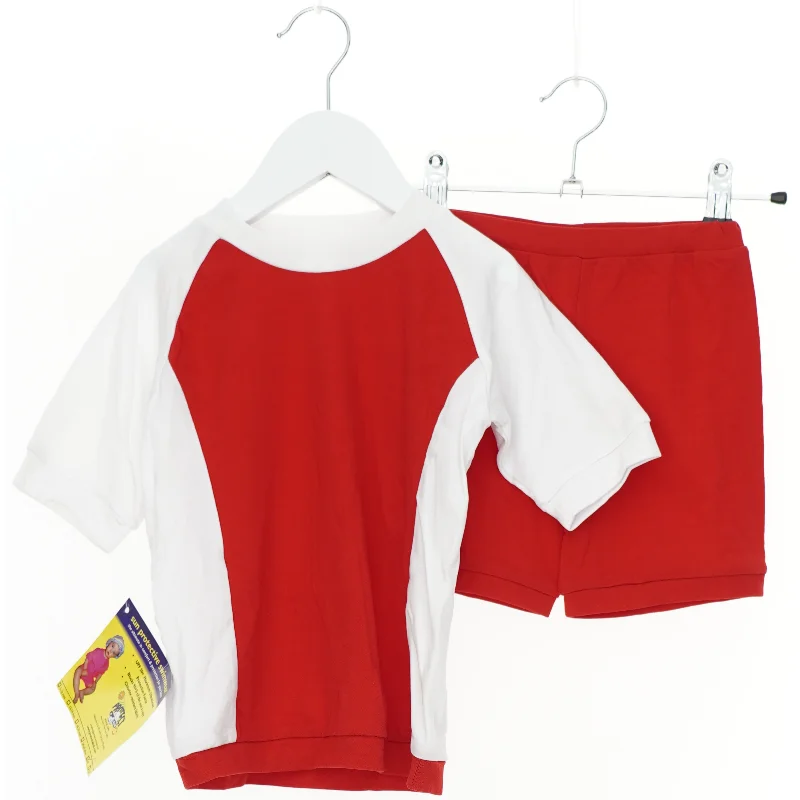 Protech Badeshorts og UV-bluse (str. 104)