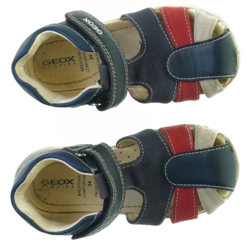 Sandaler i åndbart læder fra Geox (str. 24)