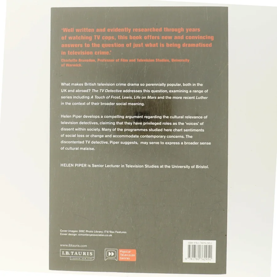The TV detective : voices of dissent in contemporary television af Helen Piper (Bog)