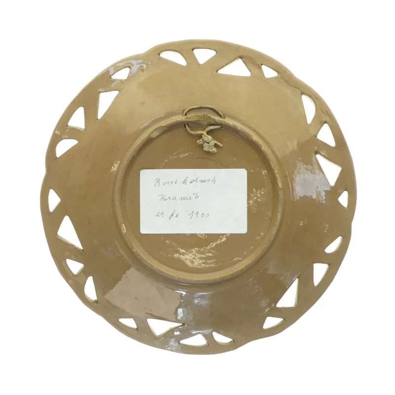 Relieftallerken fra 1870-90 Søholm Bornholmsk keramik (str. Diameter 24 cm)