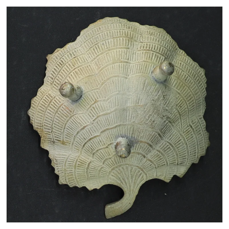 Metal Skål formet som et blad med stilk