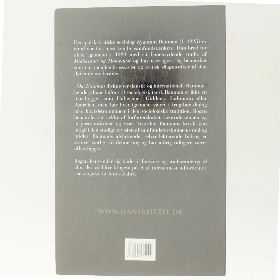 Om Bauman : kritiske essays (Bog)