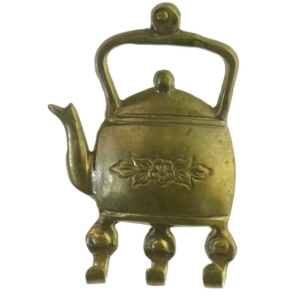 Messing te-kedel formet knagerække (str. 12x9 cm)