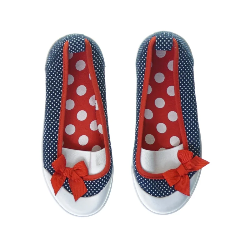 UDEN BRUGSSPOR Ballerina Sko med elastik og sløjfer fra H&M (str. 28)