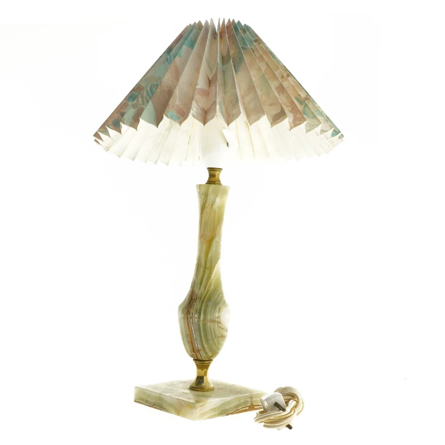 Bordlampe i Onyx Marmor med plisseret skærm (str. 40 x 25 cm)