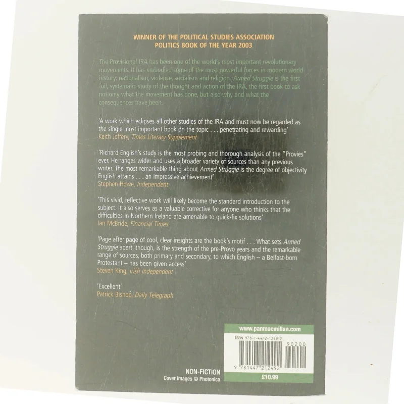 Armed Struggle af Richard English (Bog)