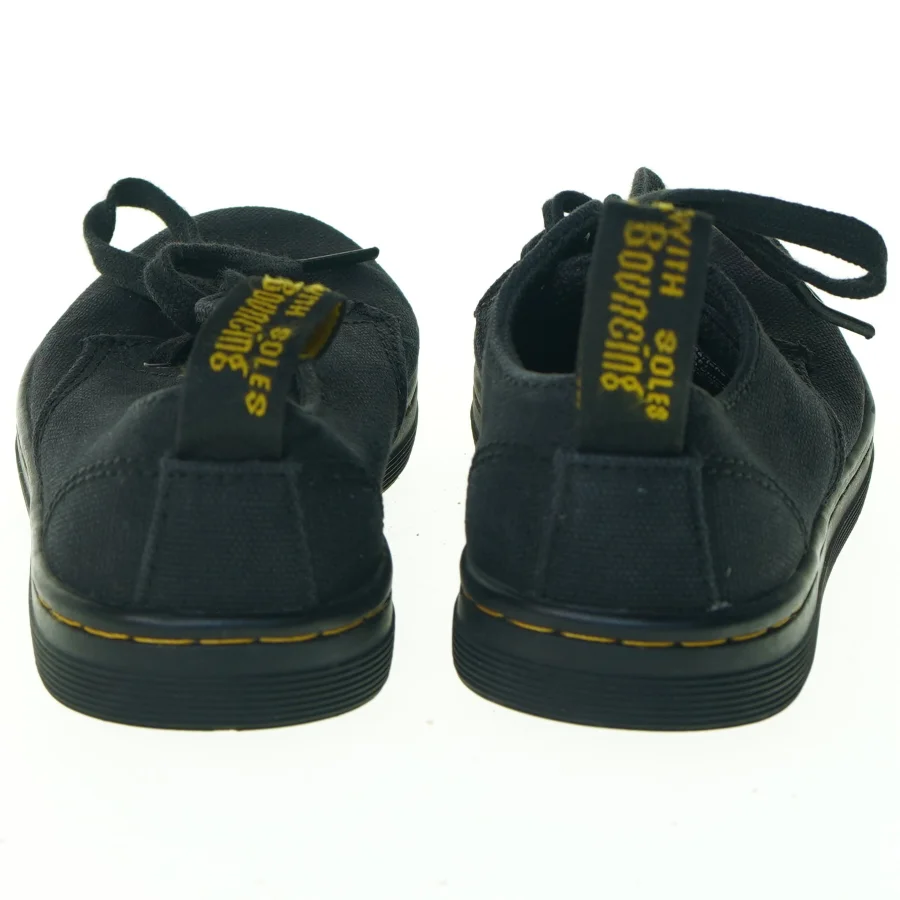 UDEN BRUGSSPOR Snøre Sko fra Dr. Martens (str. 24)