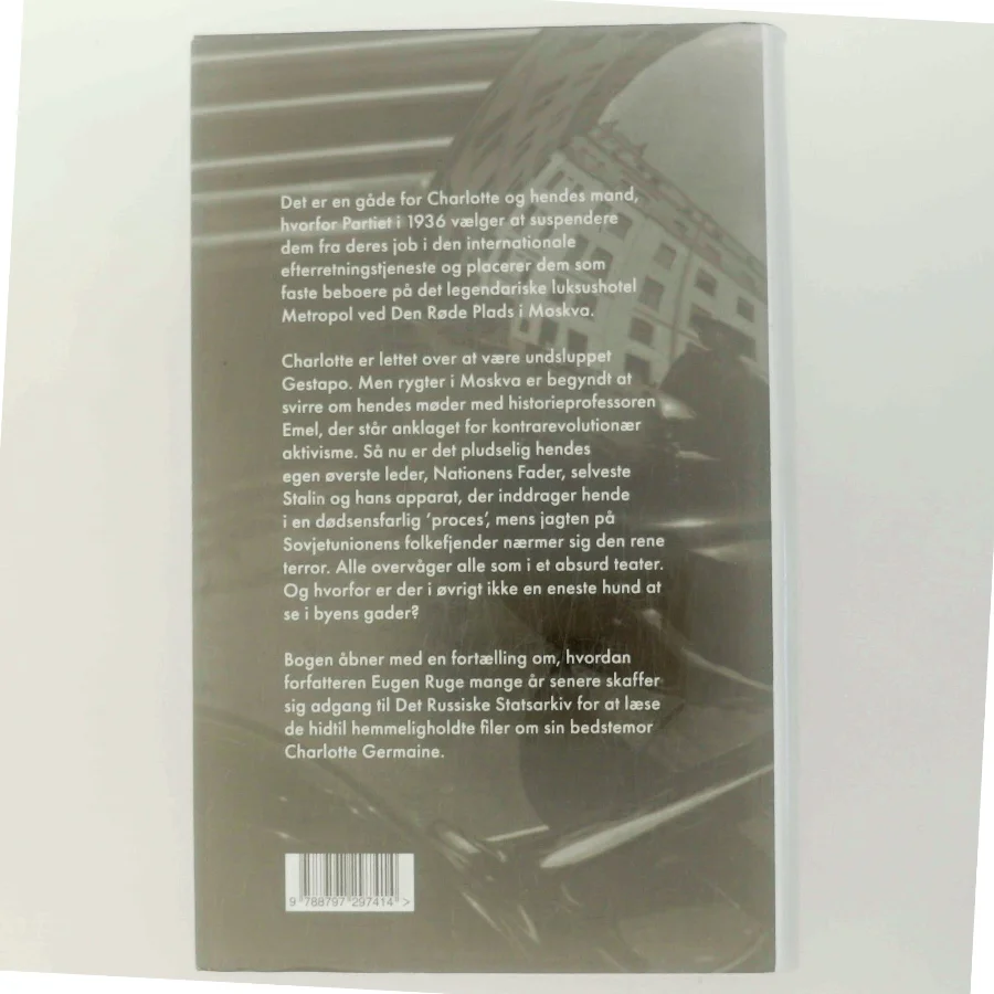 Metropol : roman af Eugen Ruge (Bog)