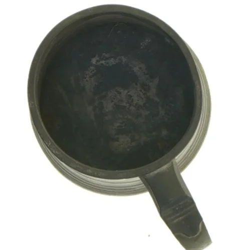 Gammel målebæger i metal (str. 9 x 8 cm)