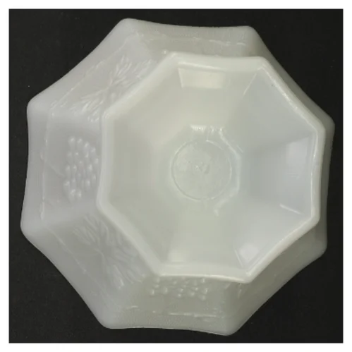 Hvid opaline mælkeglas skål I presset glas (str. 13 x 15 cm)