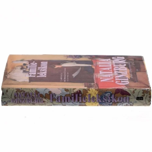 Familieleksikon af Natalia Ginzburg (Bog)