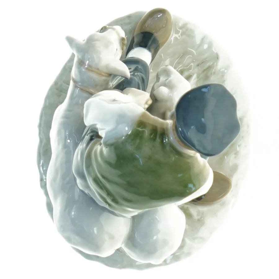 Fårehyrde figur i porcelæn fra Royal Copenhagen (str. 21 x 14 cm)