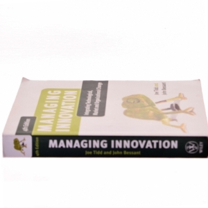 Managing innovation : integrating technological, market and organizational change af Joe Tidd (Bog)