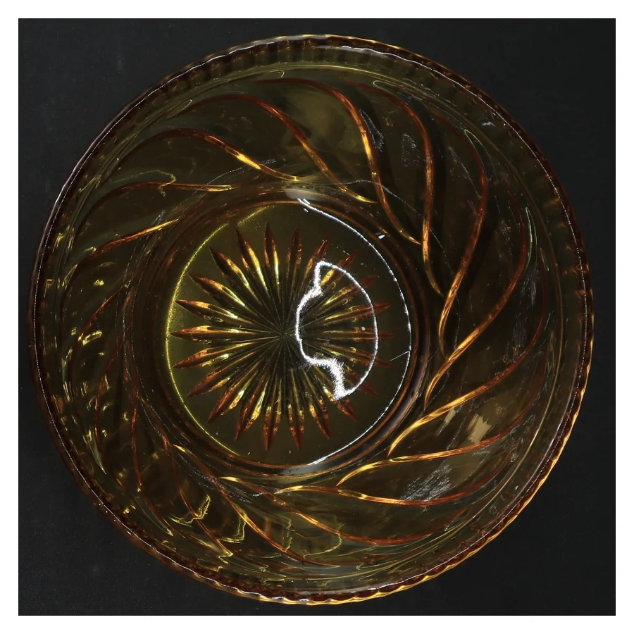 Glasskål (str. H. 6,5 cm. ø. 15,5 cm)