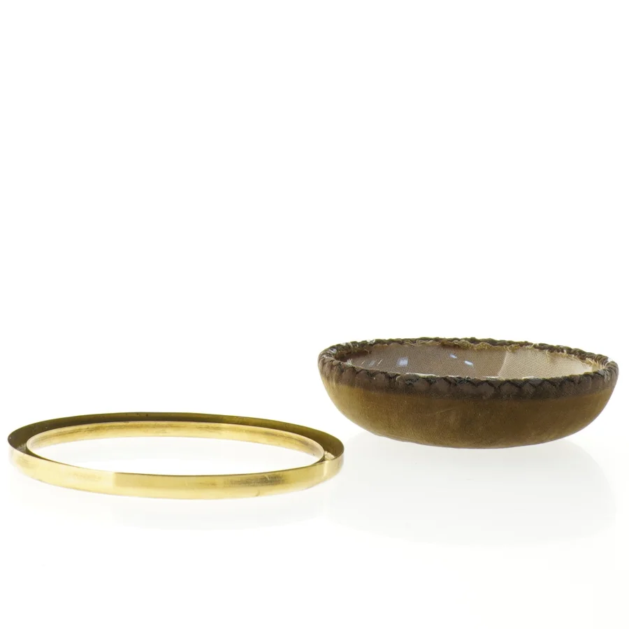 Håndlavet Broderiskål med rønnebær motiv (str. 12 x 3 cm)