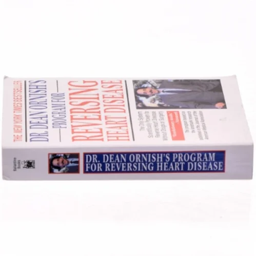 Dr. Dean Ornish's program for reversing heart disease : the only system scientifically proven to reverse heart disease without drugs or surgery af Dean Ornish (Bog)