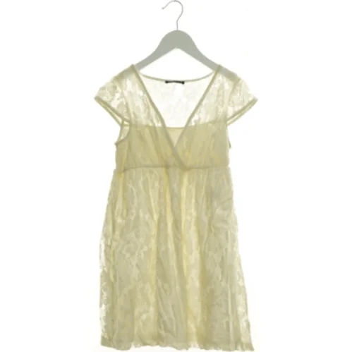 Blonde Kjole med underkjole fra Sisley (str. 140 cm)