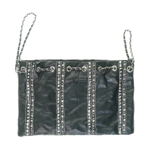 Taske med sølv nitter og kæde (str. 50 x 30 cm)