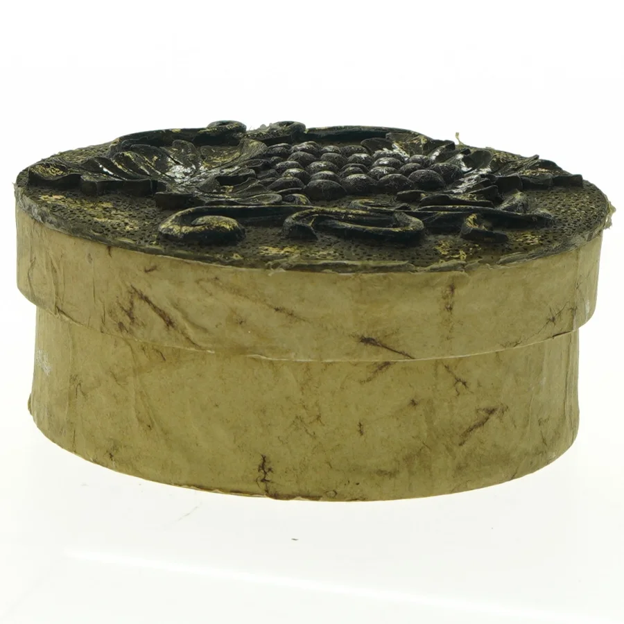 Rund æske med druemotiv på låget (str. Diameter 17 cm h 7 cm)