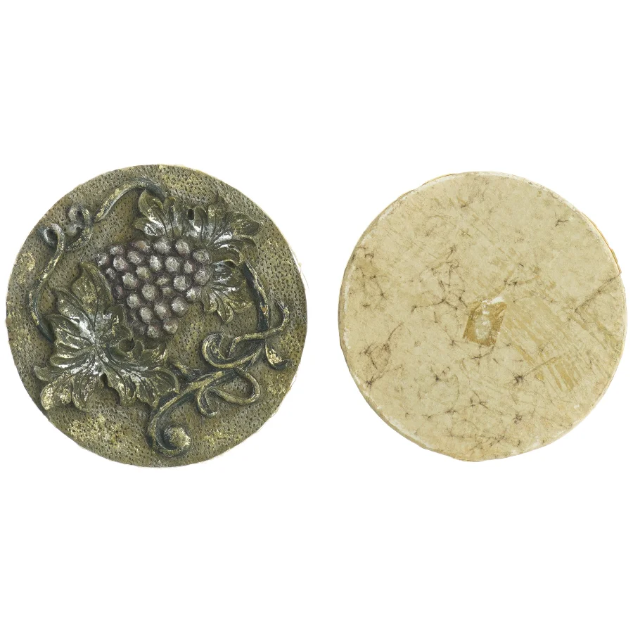 Rund æske med druemotiv på låget (str. Diameter 17 cm h 7 cm)