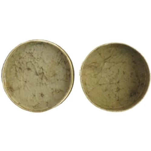 Rund æske med druemotiv på låget (str. Diameter 17 cm h 7 cm)