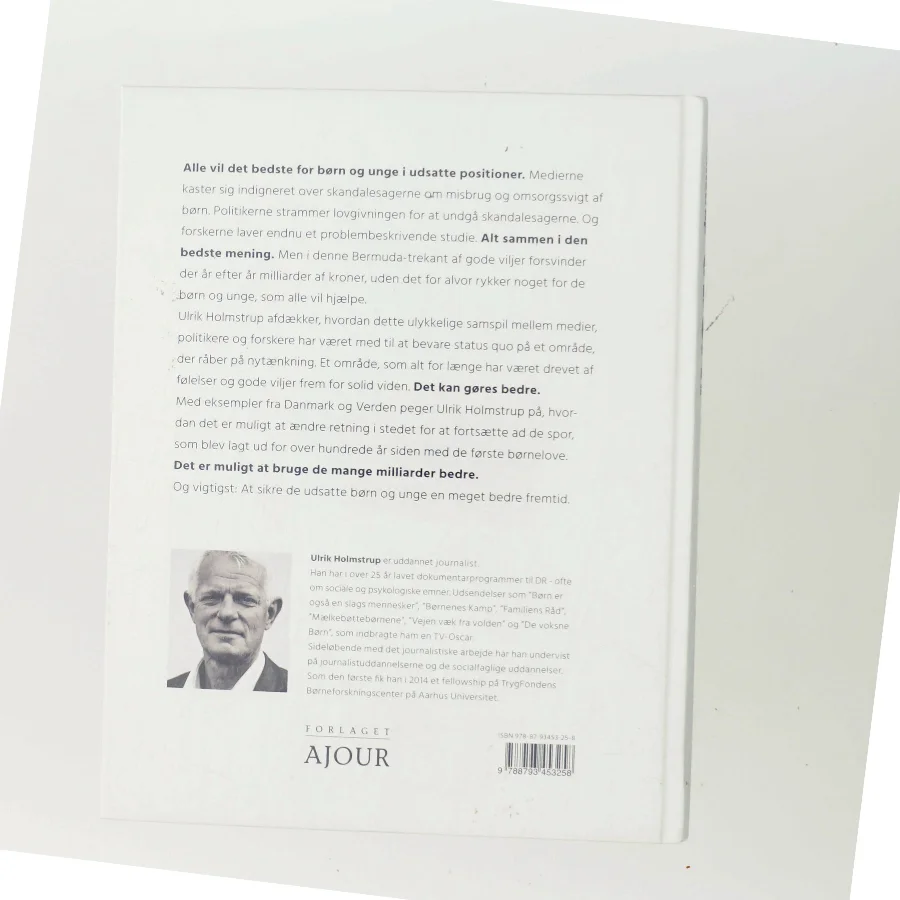 Udsat for pressen : journalistik, politik og forskning om børn i udsatte positioner af Ulrik Holmstrup (Bog)