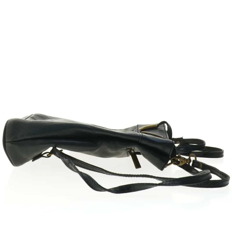 Sort læder crossover skulder taske/ rygsæk fra Duncan Brown (str. 25 x 23 cm)