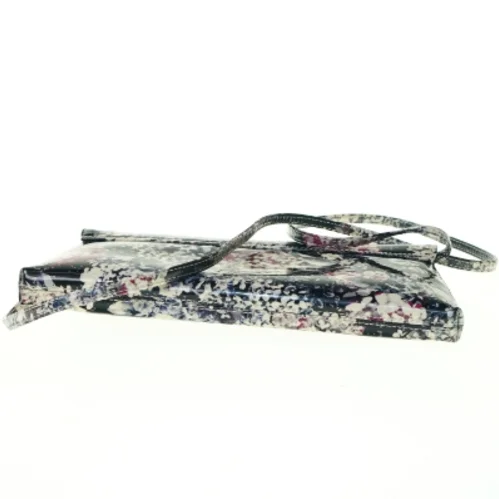 Blomstret glimmer Taske med aftagelig rem og dustbag fra Peter Kaiser (str. 14 x 28 cm)