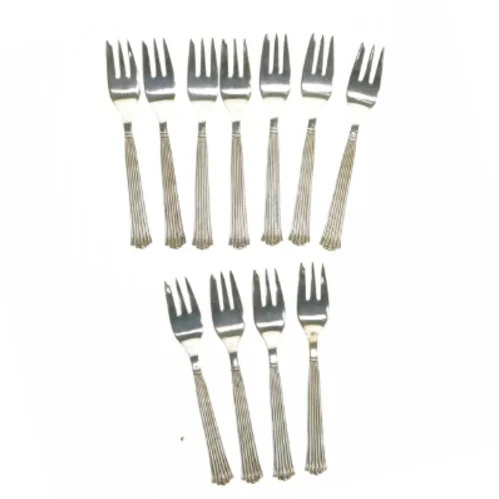 Diplomat sølvplet Sæt med gafler og skeer (11 stk kagegafler. 14 cm. 13 teskeer. 11,5 cm)