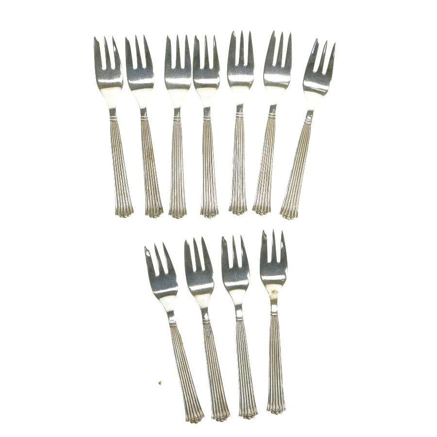 Diplomat sølvplet Sæt med gafler og skeer (11 stk kagegafler. 14 cm. 13 teskeer. 11,5 cm)
