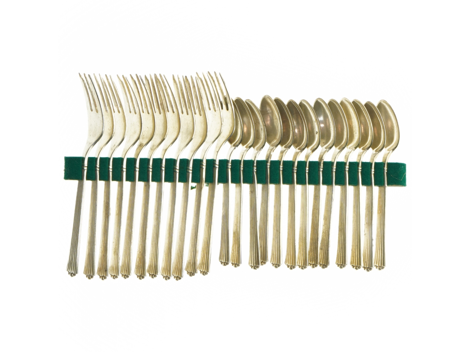 Diplomat sølvplet Sæt med gafler og skeer (11 stk kagegafler. 14 cm. 13 teskeer. 11,5 cm)