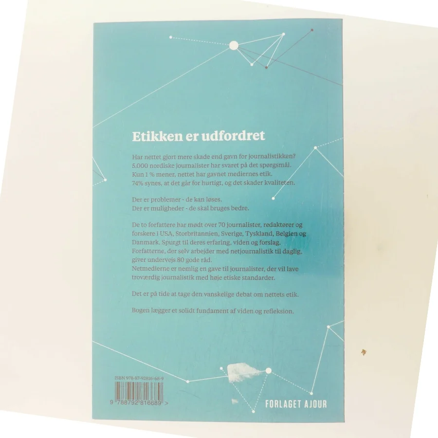 Etik for journalister på nettet : 80 råd du ikke kan undvære af Jakob Albrecht (f. 1967) (Bog)