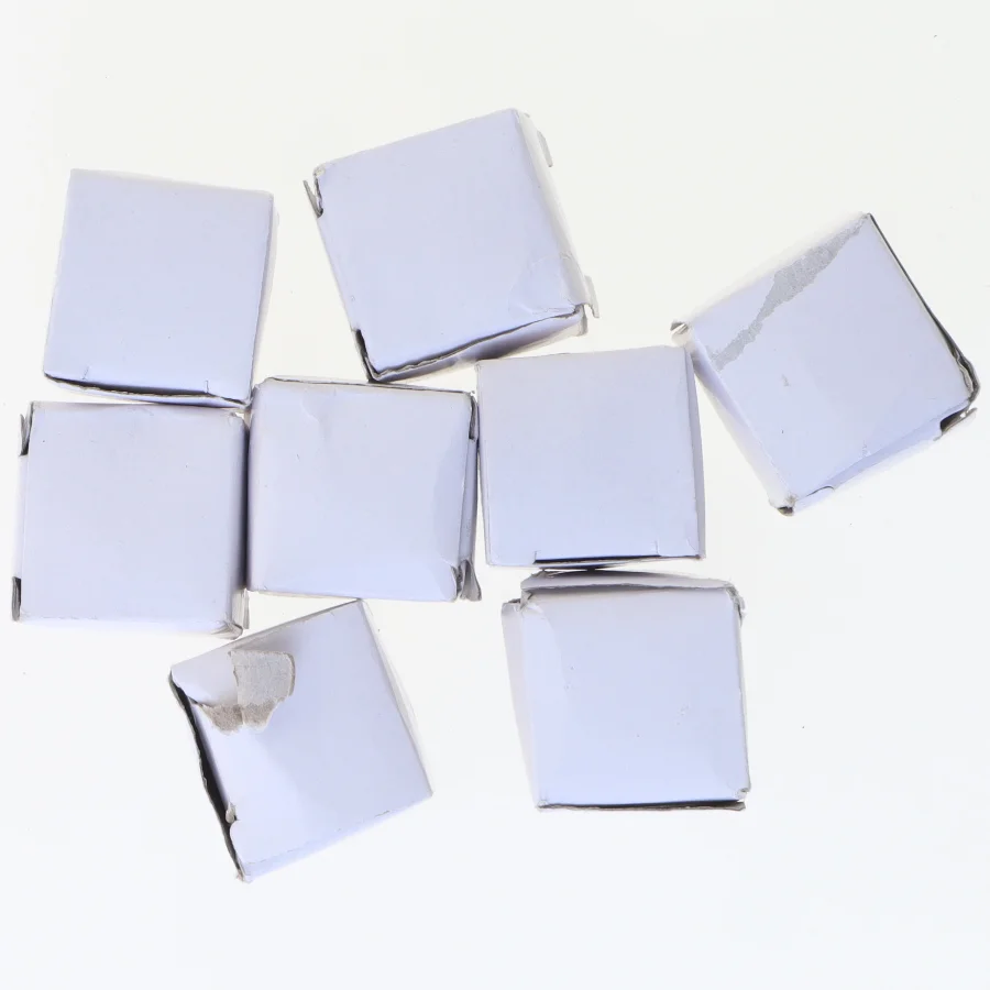 Rosa diamantformede knopper fra Pujang Co., Ltd (str. 8 styk, 3x3 cm)