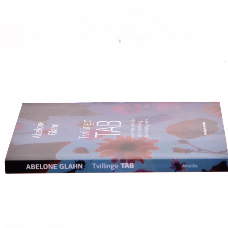 Tvillingetab : om at leve med tabet af en medtvilling eller et tvillingebarn af Abelone Glahn (Bog)
