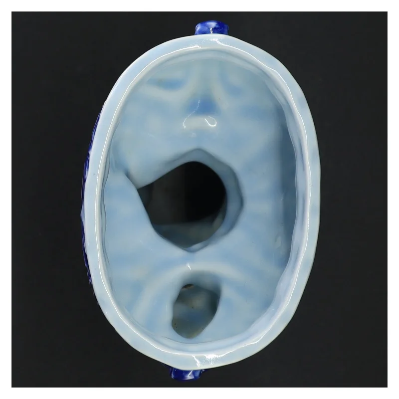 Porcelænsfigur med fad og blomster (str. 23 x 13 cm)