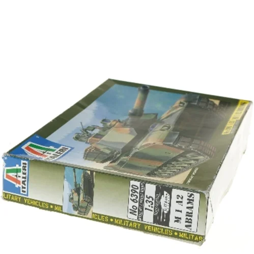 Italeri M1 A2 Abrams model kit fra Italeri (str. 37x24 cm)