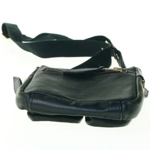 Læder Crossbody Taske fra Ykk (str. 17 x 18 cm)