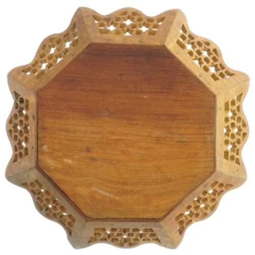 Træfad med udskåringer (str. Ø 30 cm)