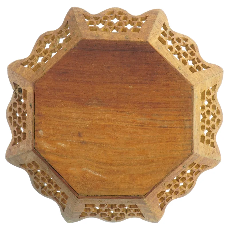 Træfad med udskåringer (str. Ø 30 cm)