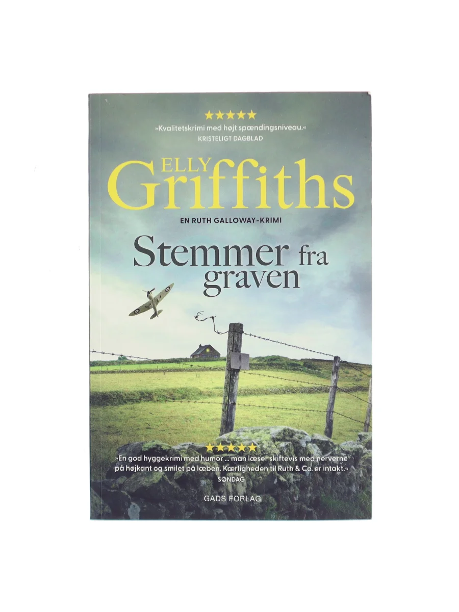 Forsiden af Stemmer fra graven (The Ghost Fields) af Elly Griffiths
